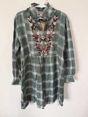 NEW - Angie Girl - Green Plaid Beautiful Embroidered Detail Casual Dress Sz S